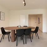 Cozy Seaside Apartment